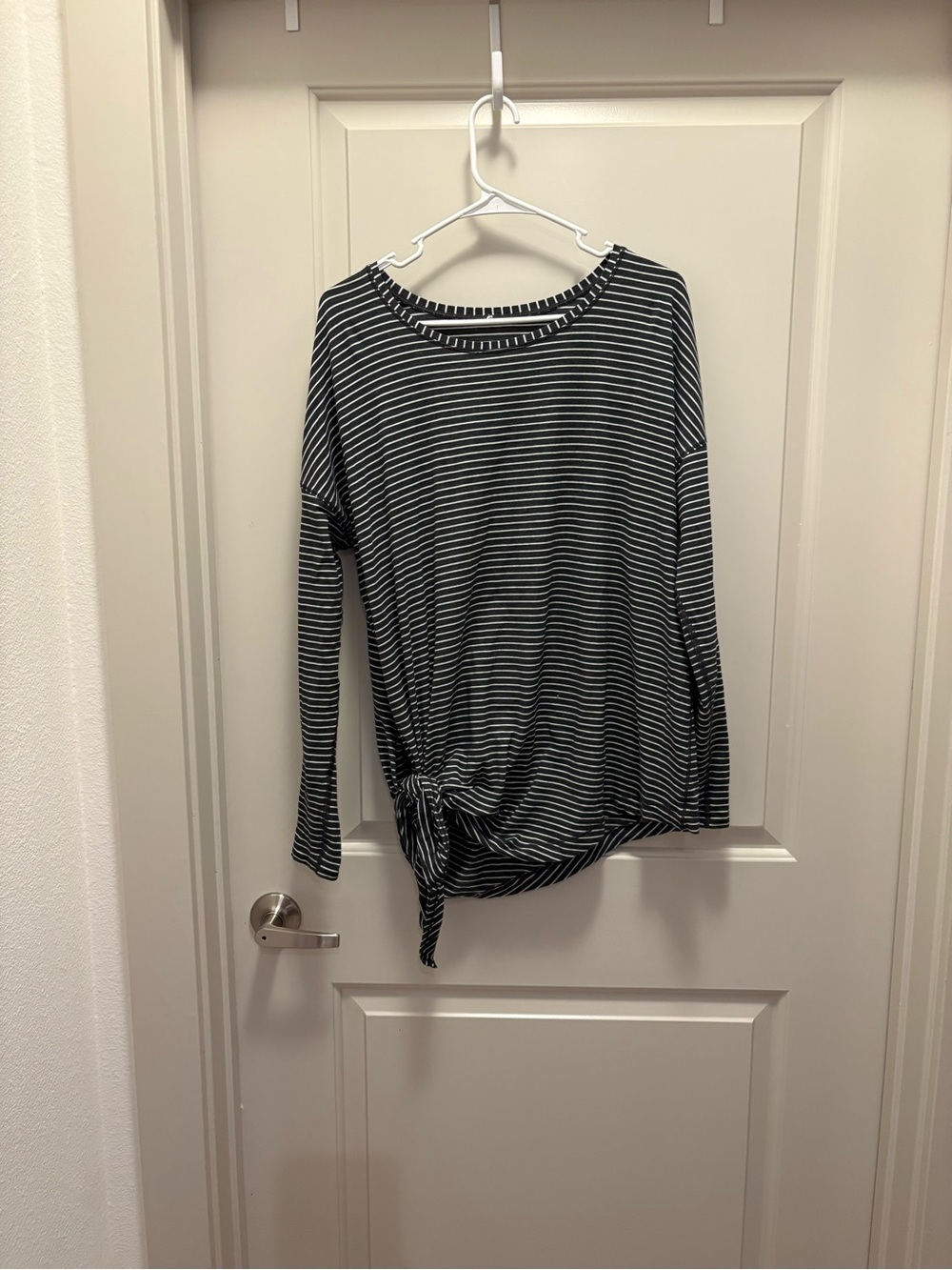 Striped Long-Sleeve Tie-Hem Top - Black and White Lululemon size 12